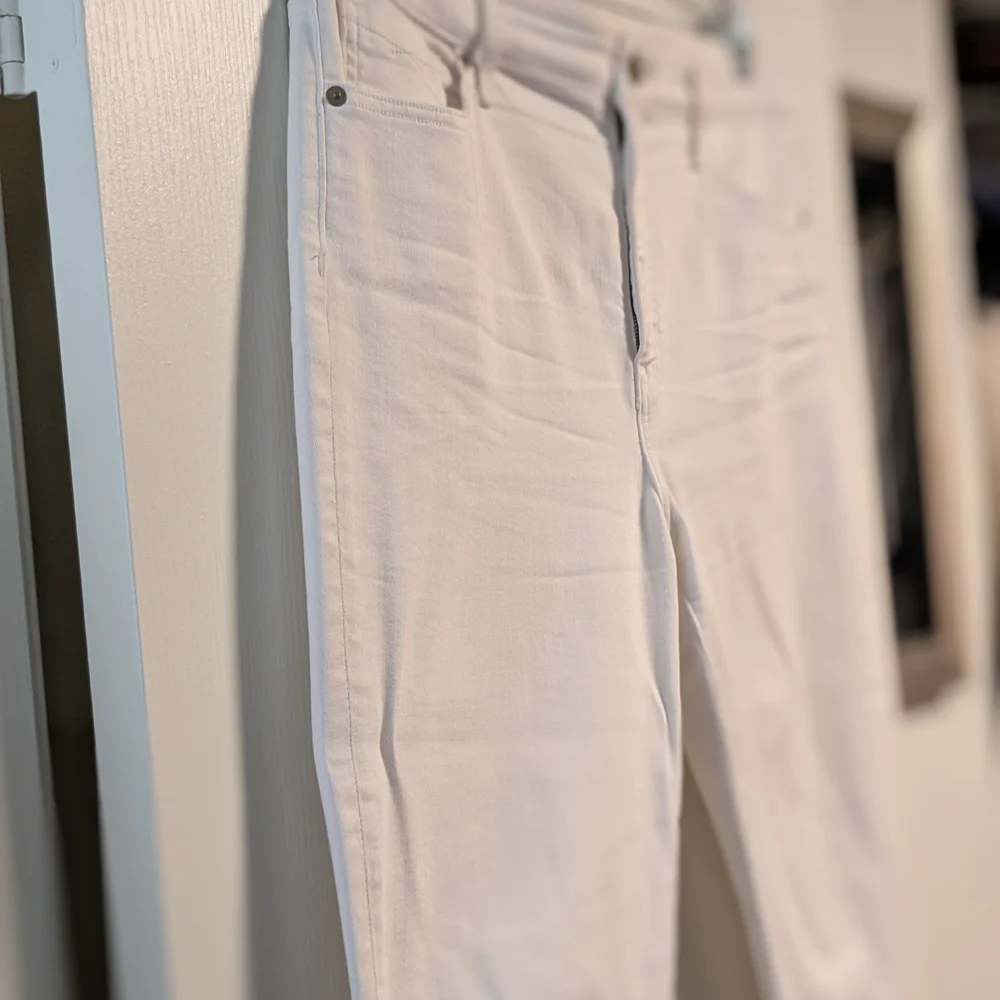 Women's Revtown High-Rise White Skinny Jeans (Size 34R/US Size 14) FLAWLESS! - Picture 7 of 16